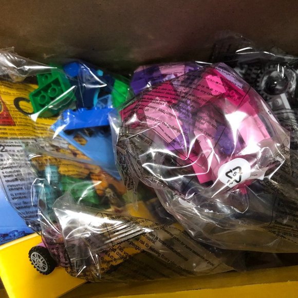 LEGO Classic Creative Building Set 10702- 583Piece - Picture 2 of 7